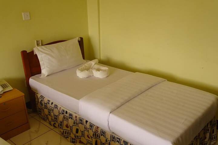 Room 6 of 43