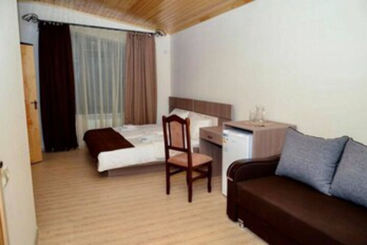 Room 28 of 35