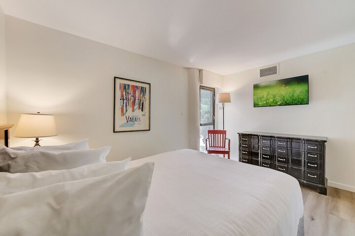 Room 32 of 331