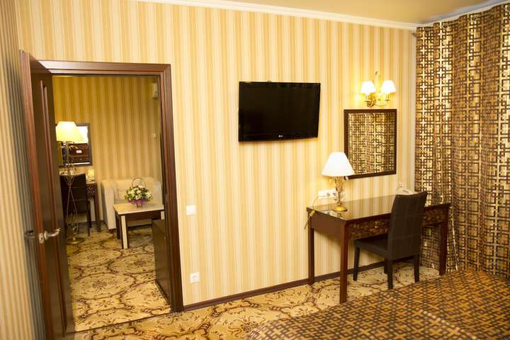 Room 13 of 151