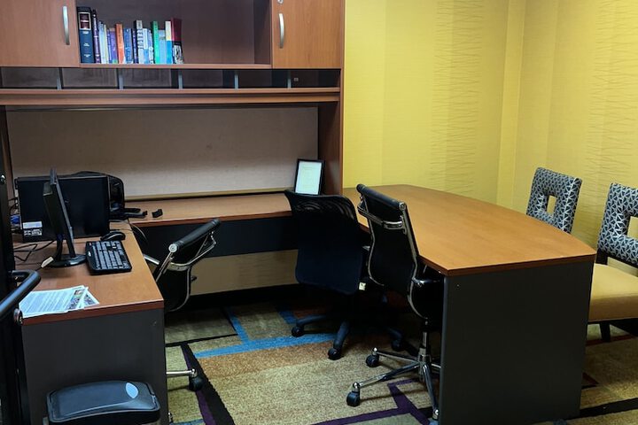 Business Center 25 of 27
