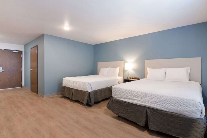 1 Queen Bed (17 of 18)