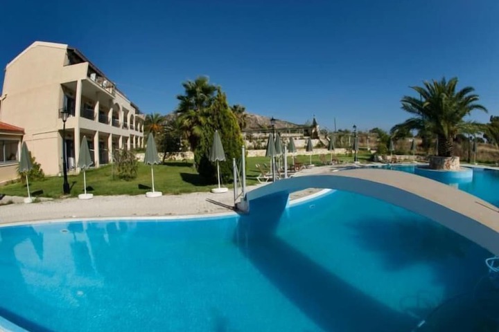 Pool Hotel
