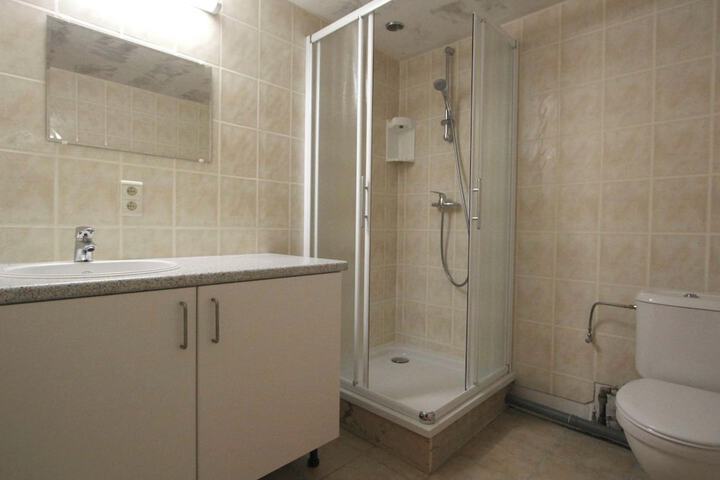 Room 9 of 25