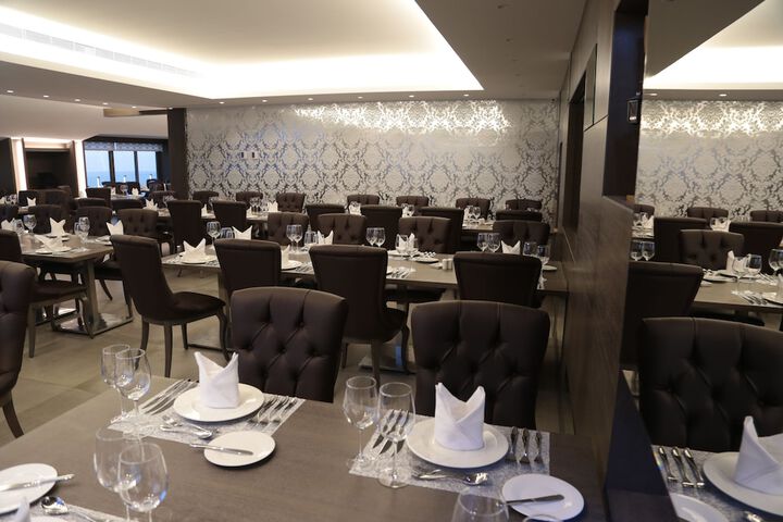 Dining 74 of 97