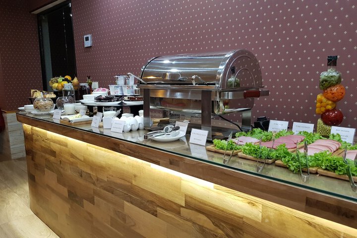 Dining 81 of 101