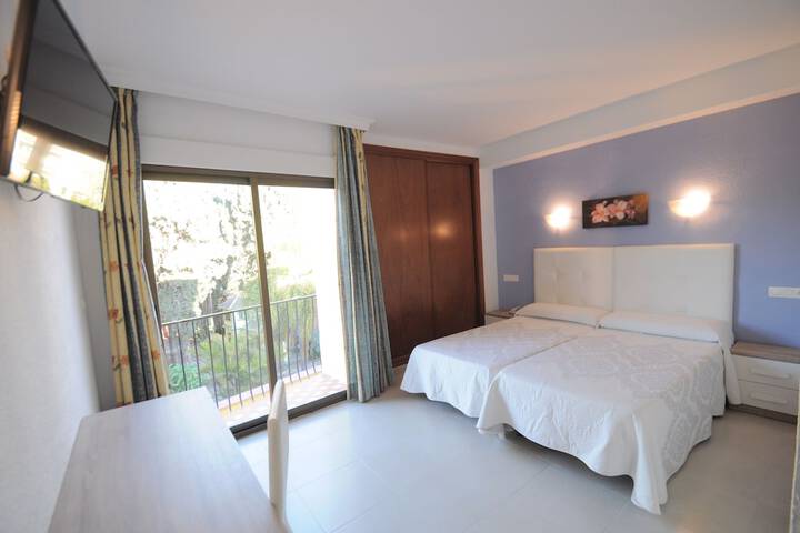 Room 8 of 40