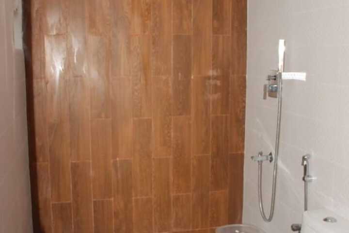 Room 8 of 16