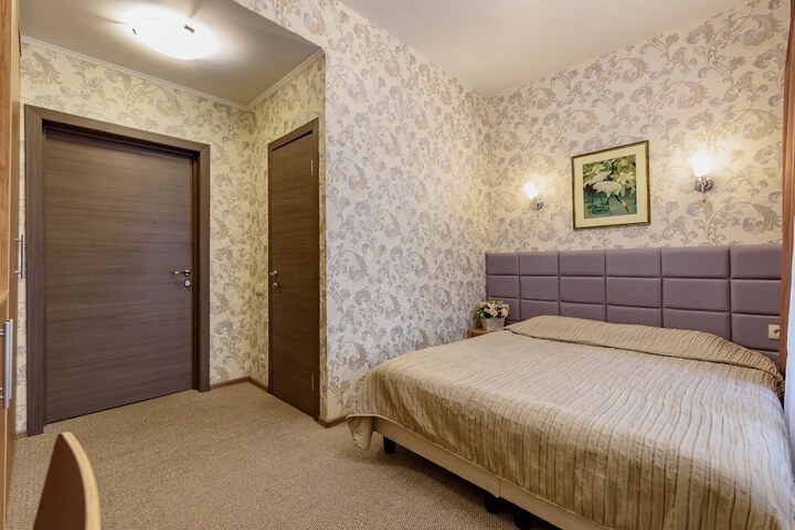 Room 17 of 53