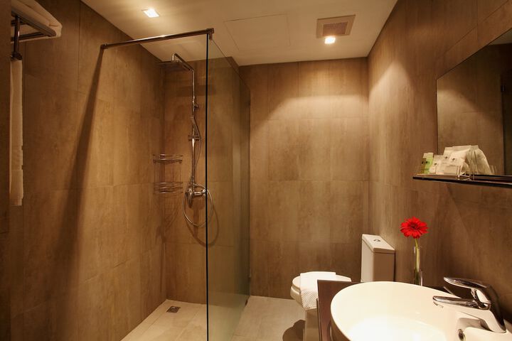 Clean Restrooms