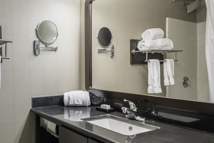 Bathroom sink