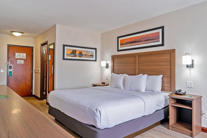 Room 25 of 64