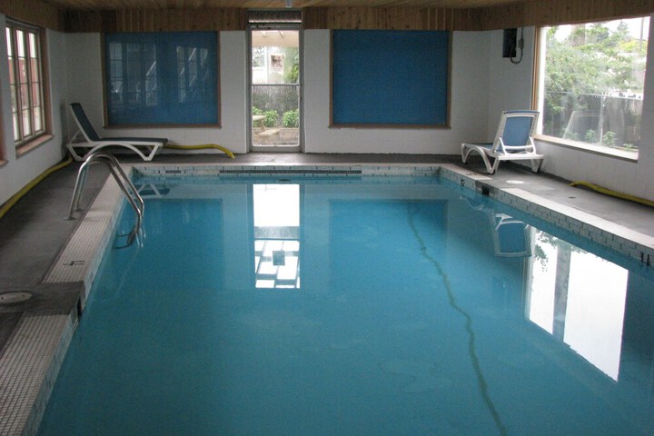 Pool 18 of 27