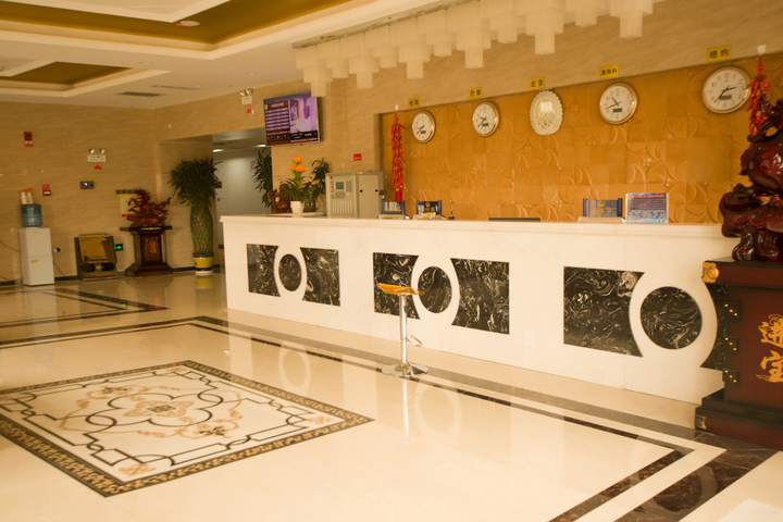 Hotel Interior 10 of 27