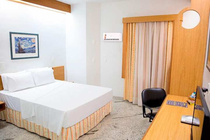 Room 9 of 42