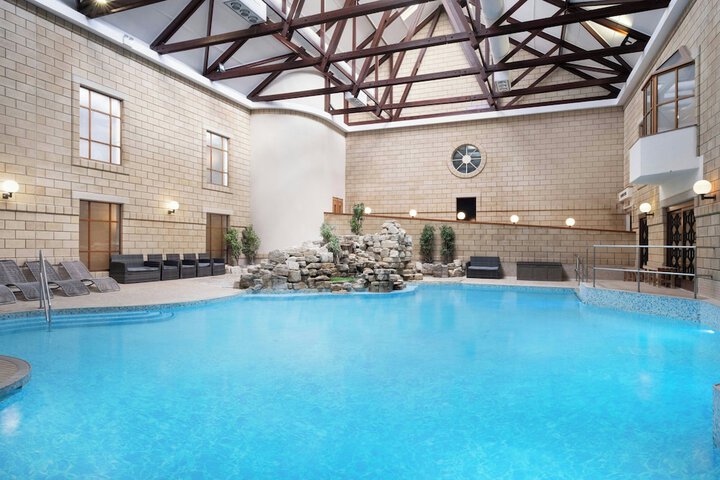 Hotel with Pool