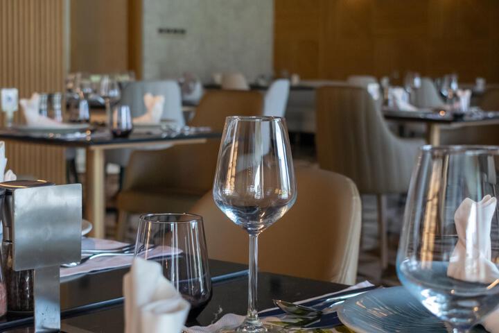 Dining 40 of 115