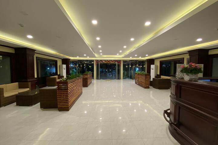 Hotel Interior 4 of 34