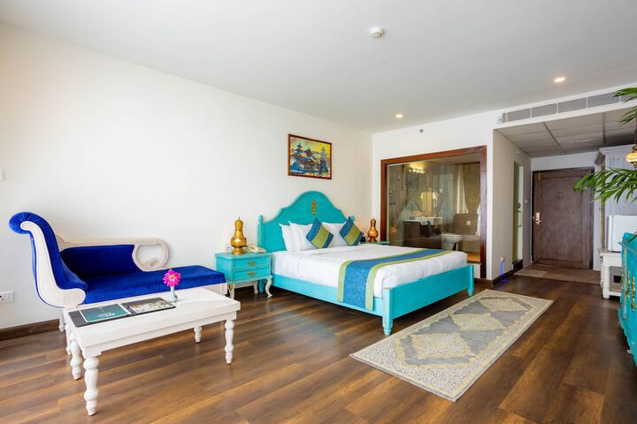 Room 20 of 76