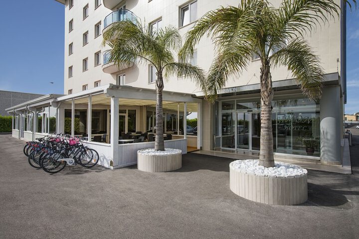Hotel 80 of 87