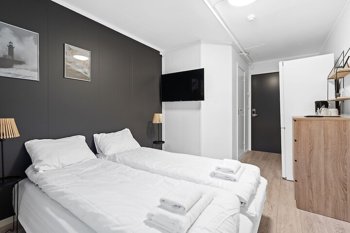 Room 9 of 31