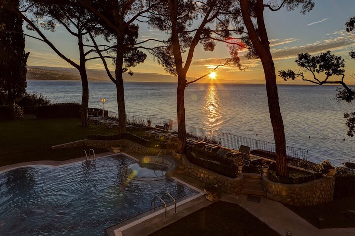 Pool 46 of 67