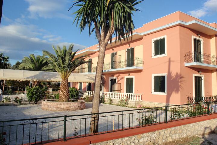 Argo Hotel