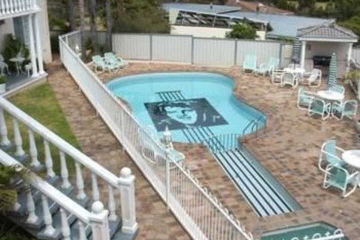 Pool 10 of 11