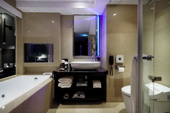 Room 42 of 55