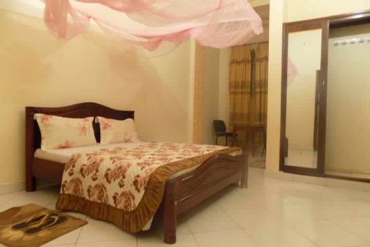 Hotel B Plus