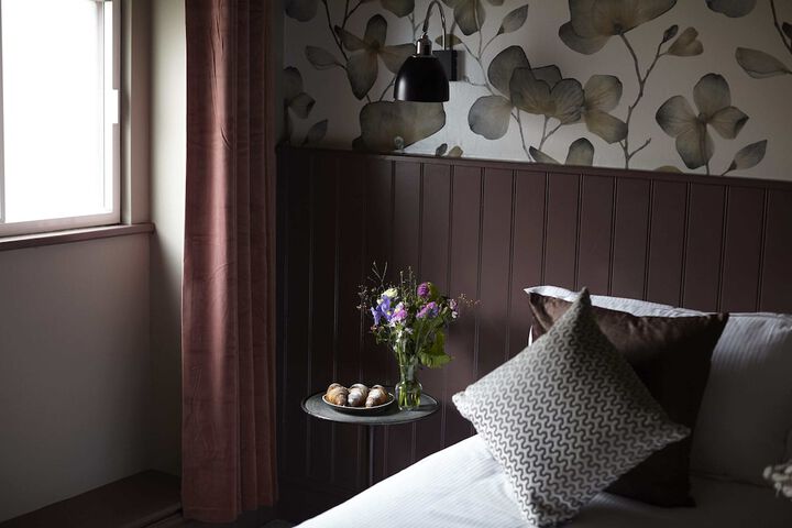 Room 10 of 65