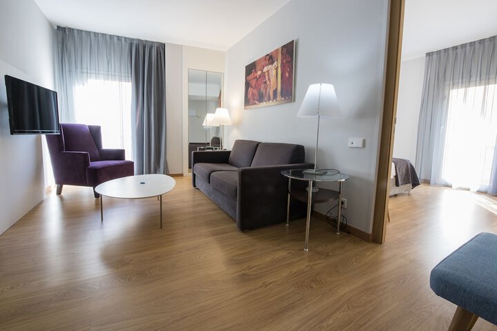Room 15 of 78