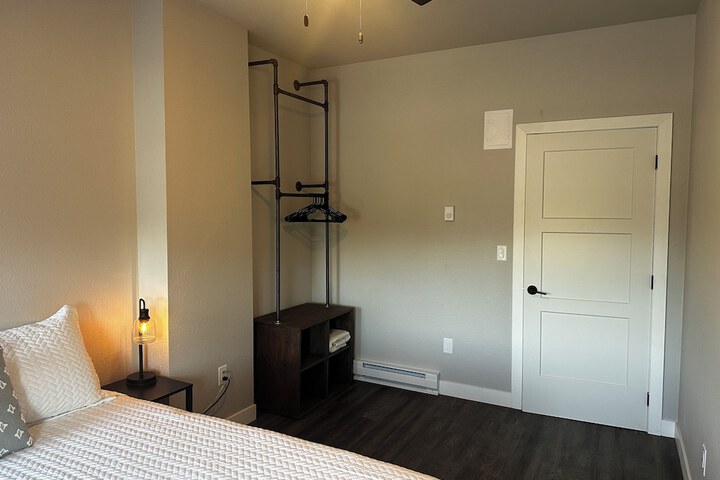 Room 5 of 32