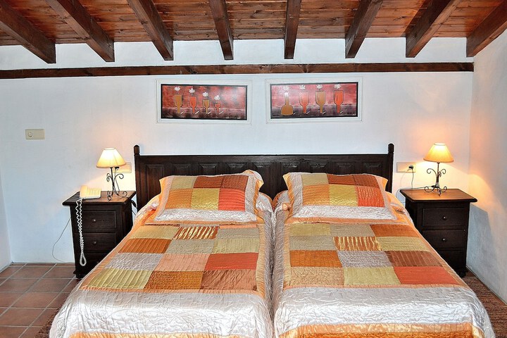 Room 5 of 27
