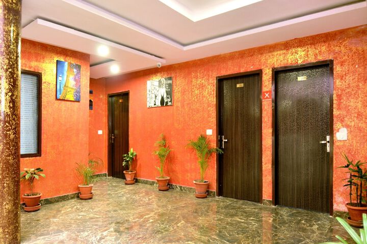 Hotel Interior 4 of 29