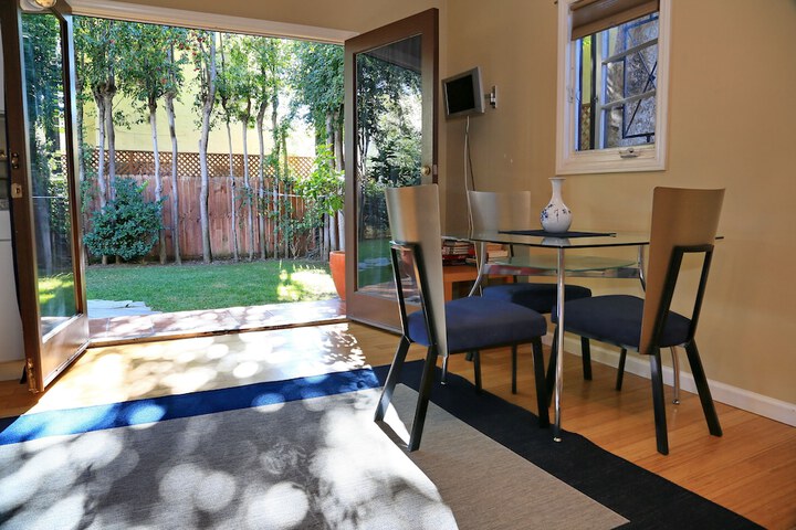 Room 9 of 25