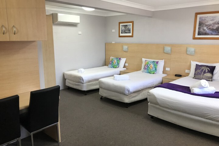 Room 17 of 79