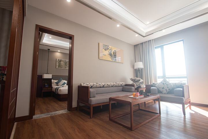 Room 7 of 13