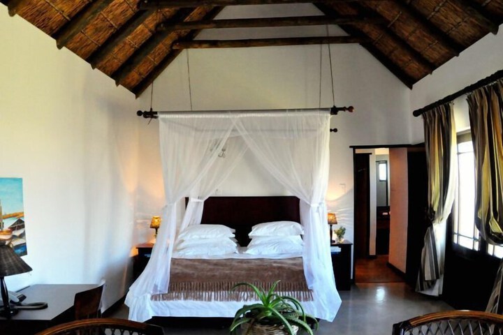 Room 2 of 18
