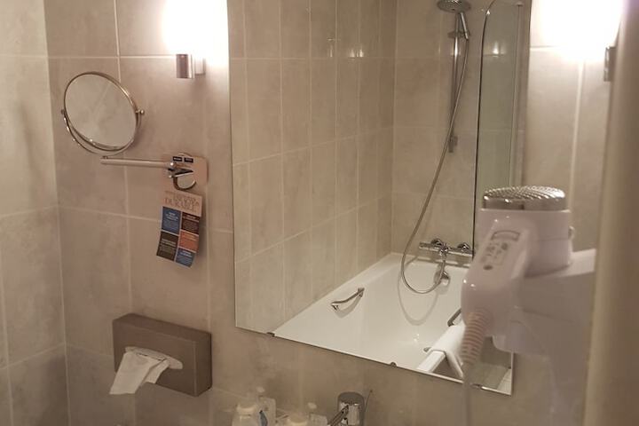 Room 133 of 225