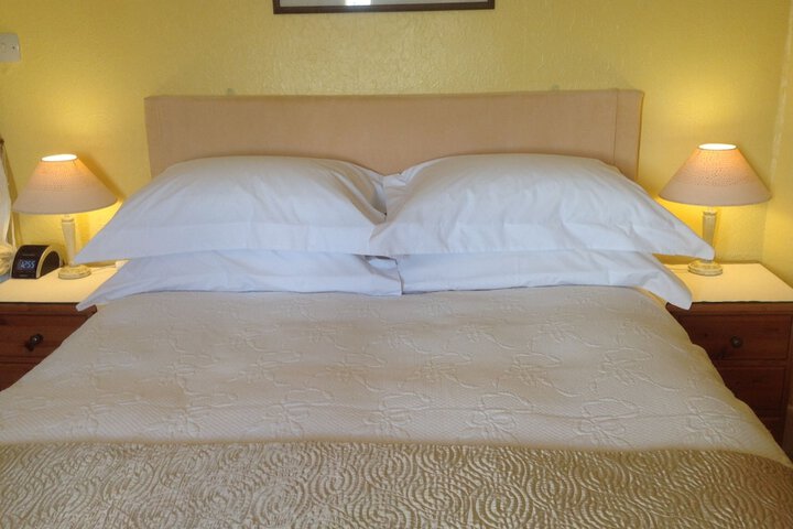 Room 3 of 34