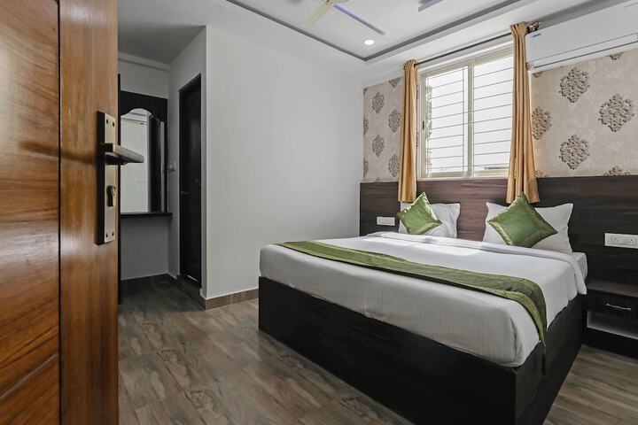 Room 19 of 37