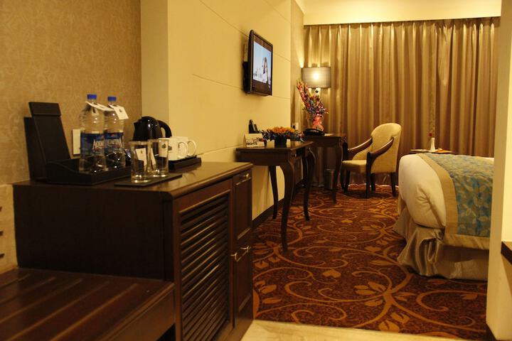 Room amenity