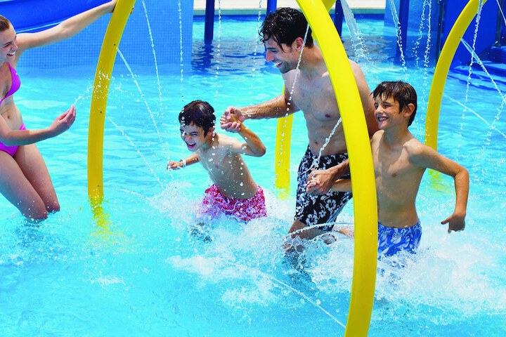 Hotel with Pool