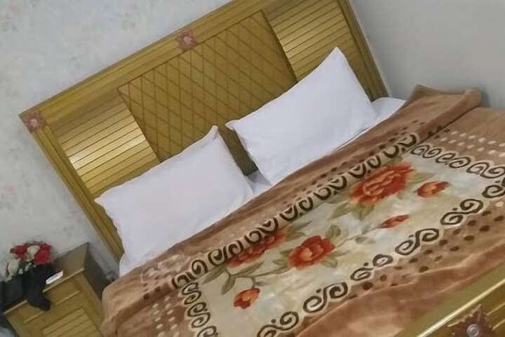 Room 2 of 8