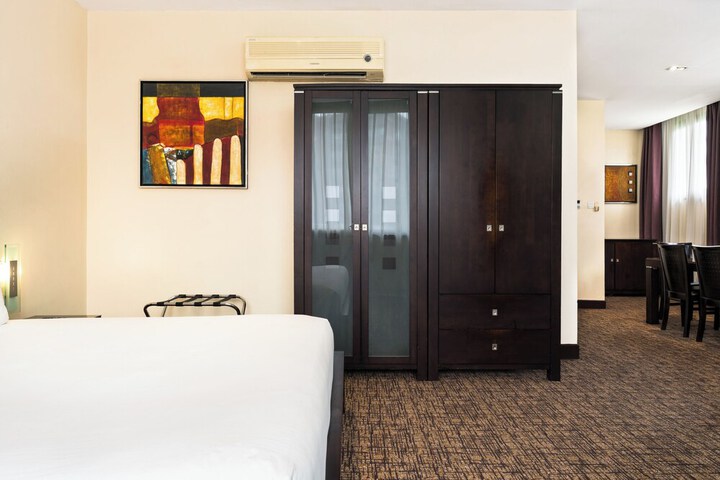 Room 17 of 41