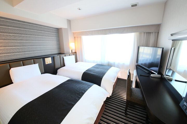 Room 5 of 44