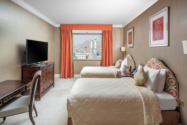 Room 19 of 74