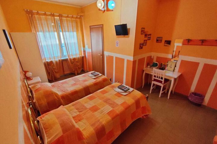 Room 32 of 140
