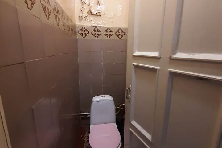 Room 70 of 100